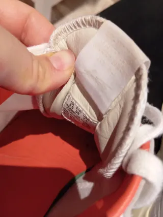 Zapatillas Lacoste Blancas y Rojas