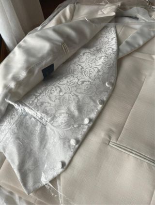 Traje de novio blanco Manuel Ruiz