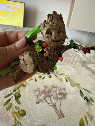 Groot con luces navideñas