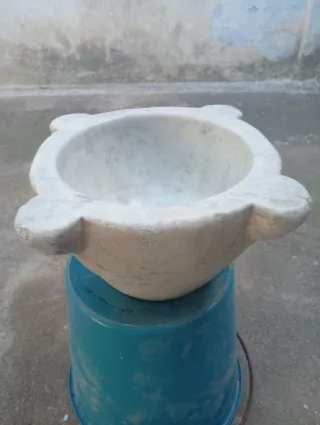 Mortero de mármol blanco