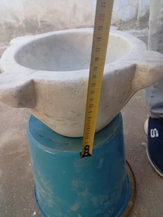 Mortero de mármol blanco