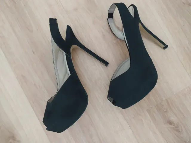 Zapatos de tacón Lefties negros