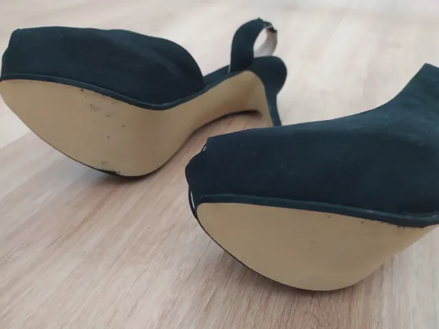 Zapatos de tacón Lefties negros