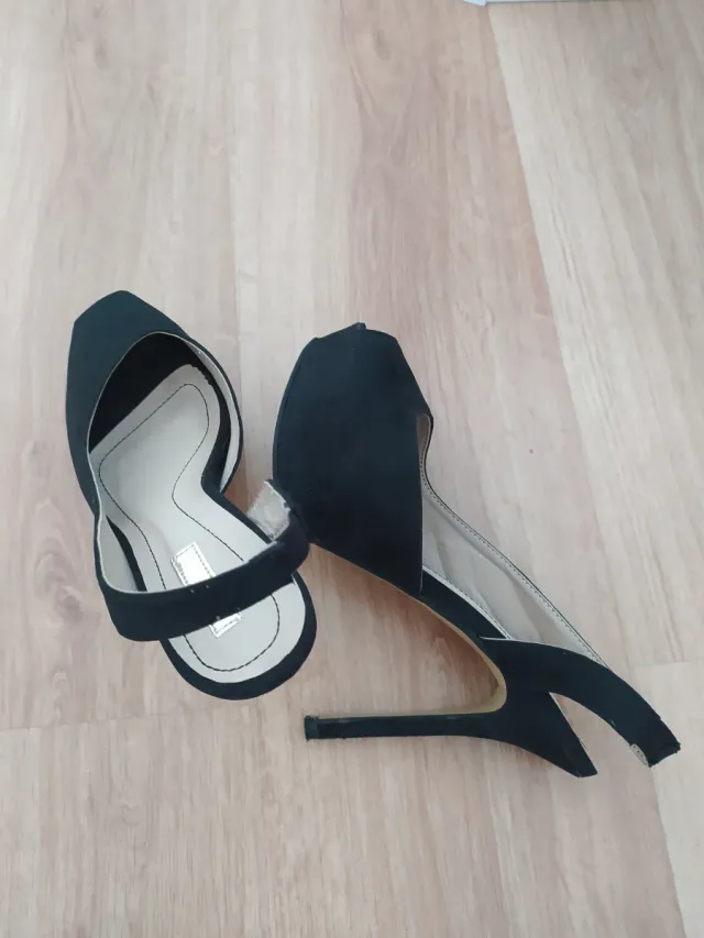 Zapatos de tacón Lefties negros