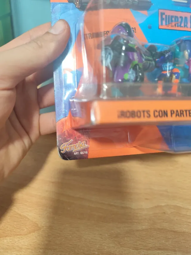 Micro Machines Z-Bots Fuerza Bruta famosa eapaña