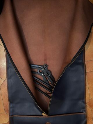 Porta abiti Trussardi blu e cuoio