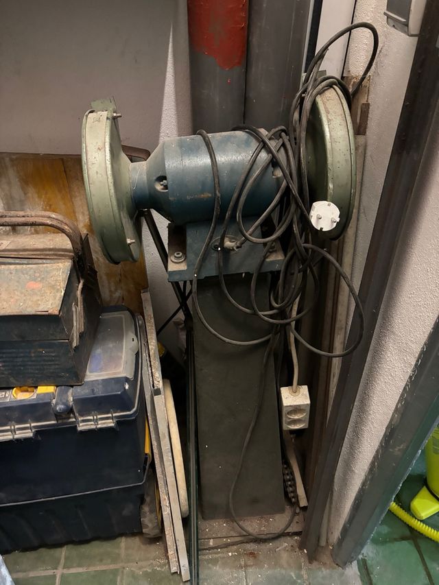 Esmeriladora de banco