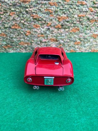 Ferrari 250 GTO/LM – Escala 1:18