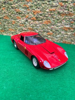 Ferrari 250 GTO/LM – Escala 1:18