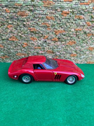 Ferrari 250 GTO/LM – Escala 1:18