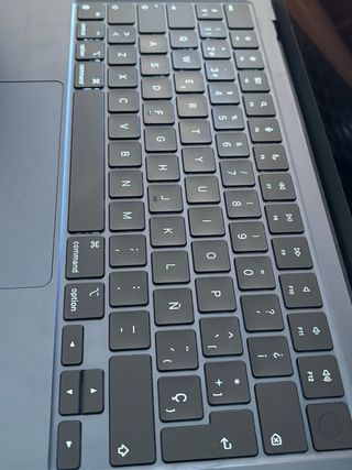 MacBook Air M2 2022 8GB 2TB Gris Espacial 13,6”