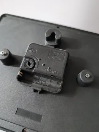 Reloj Analógico Diseño Test de TV