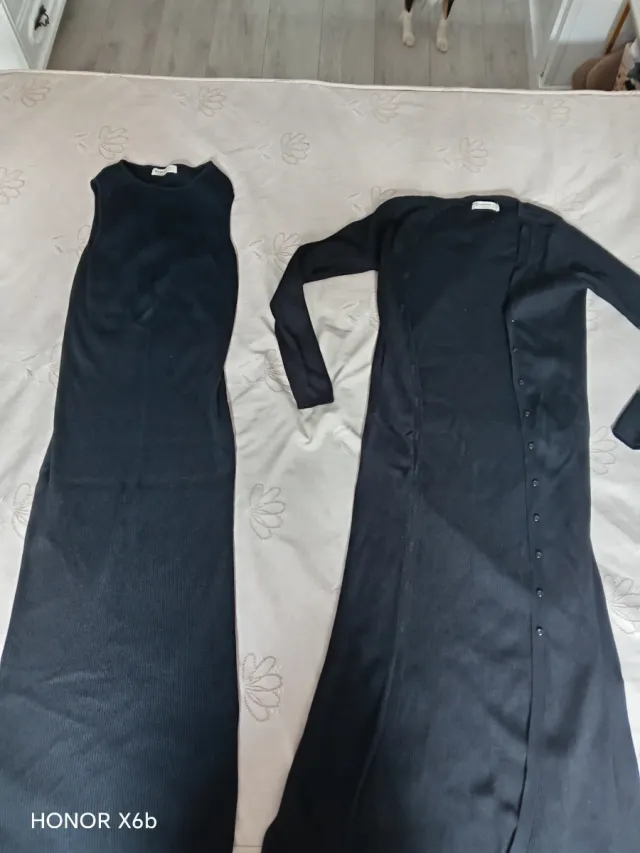Vestido y chaqueta de punto negro