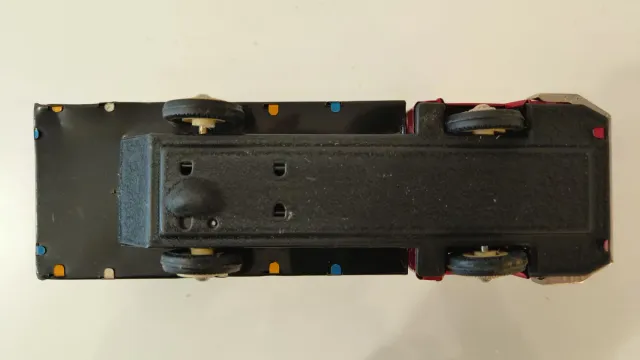 Modellino in latta anni '60. MF 128.