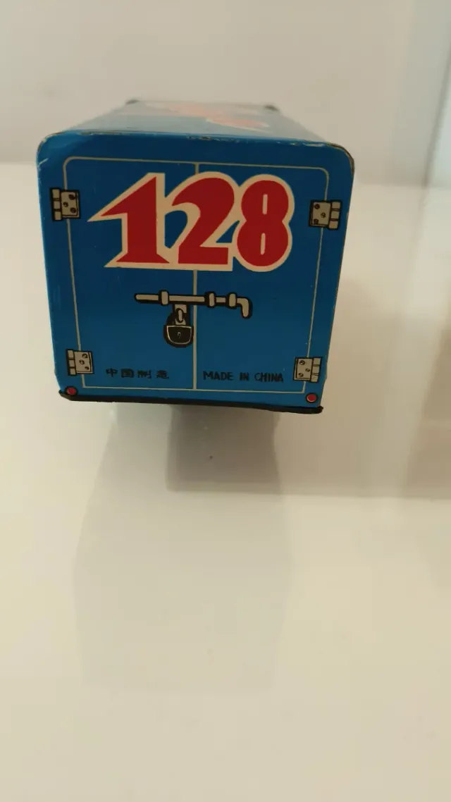 Modellino in latta anni '60. MF 128.