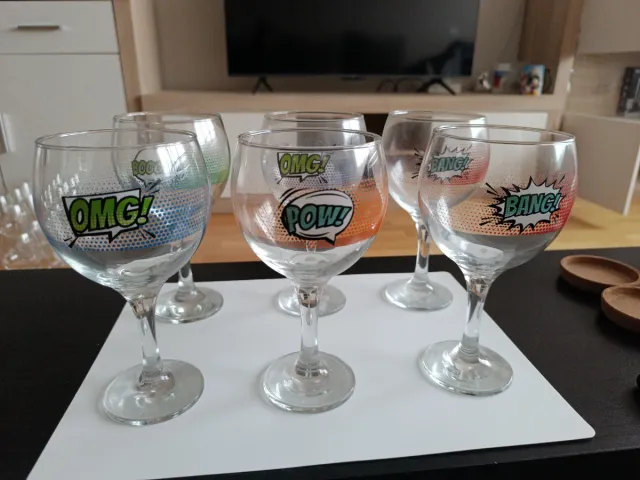 6 copas balón con diseño cómic+ regalo de otra
