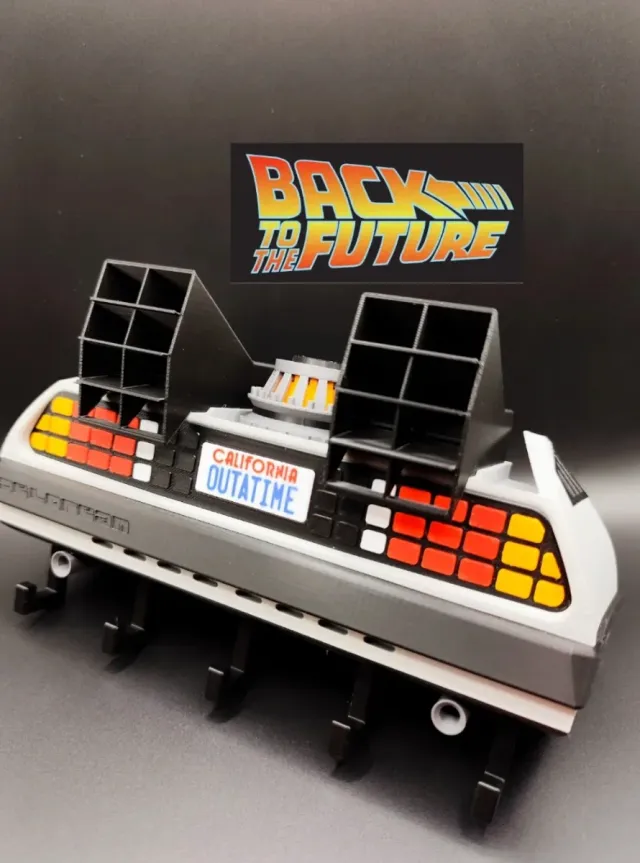 Cuelgallaves DeLorean Regreso al Futuro