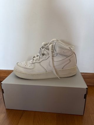 Nike Air Force 1 Mid Blancas