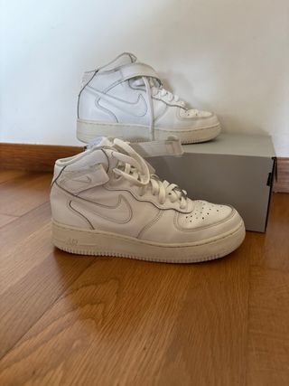 Nike Air Force 1 Mid Blancas