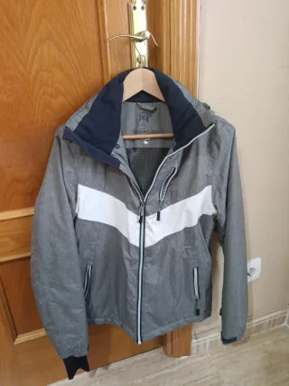 Chaqueta gris y blanca mujer