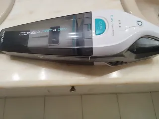 Robot Aspirador y Aspirador de mano