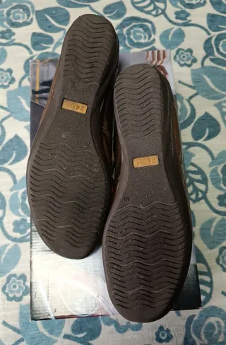 Zapatos 24 horas Talla 40 Dorados