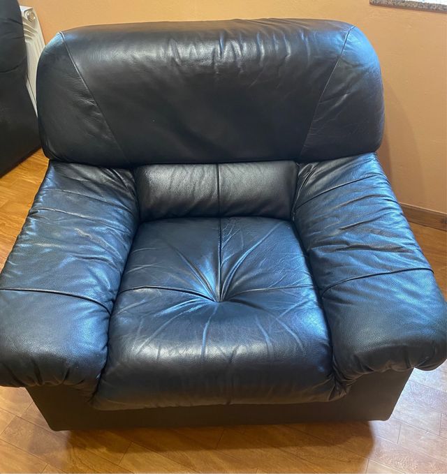 Sillón de piel negro
