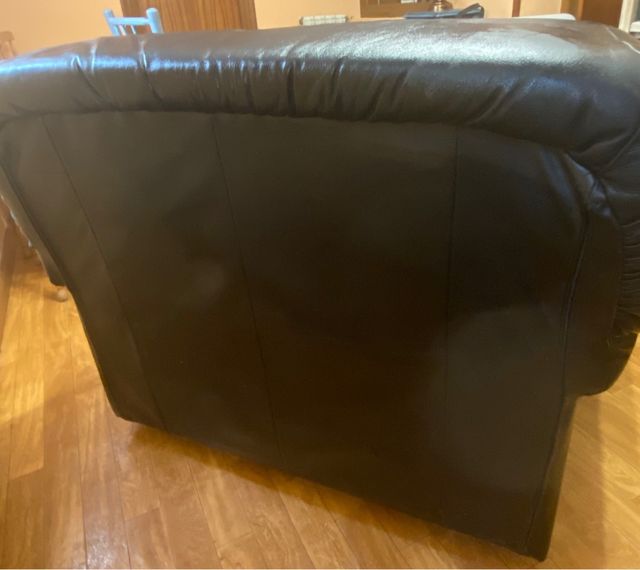 Sillón de piel negro
