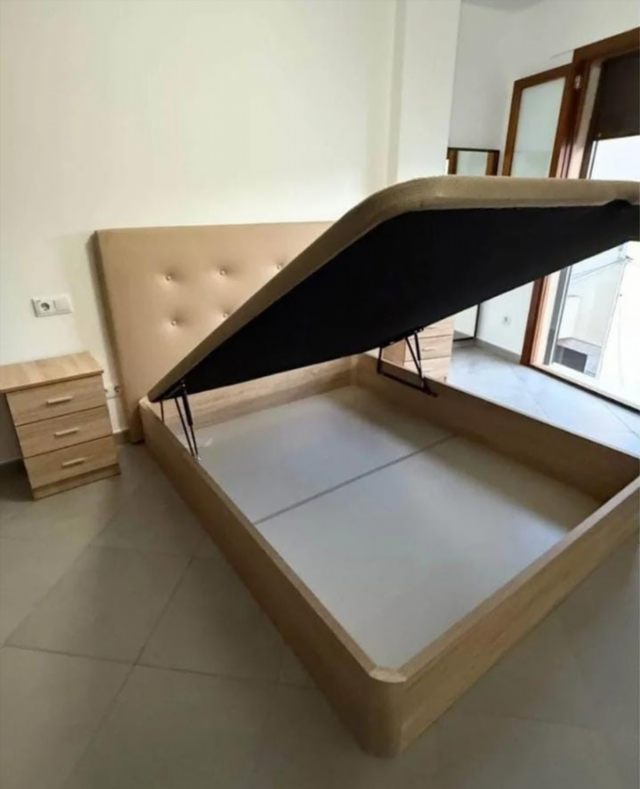 Canapé e colchão novos