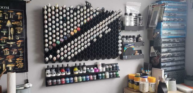 Soporte Hexagonal para Pinturas