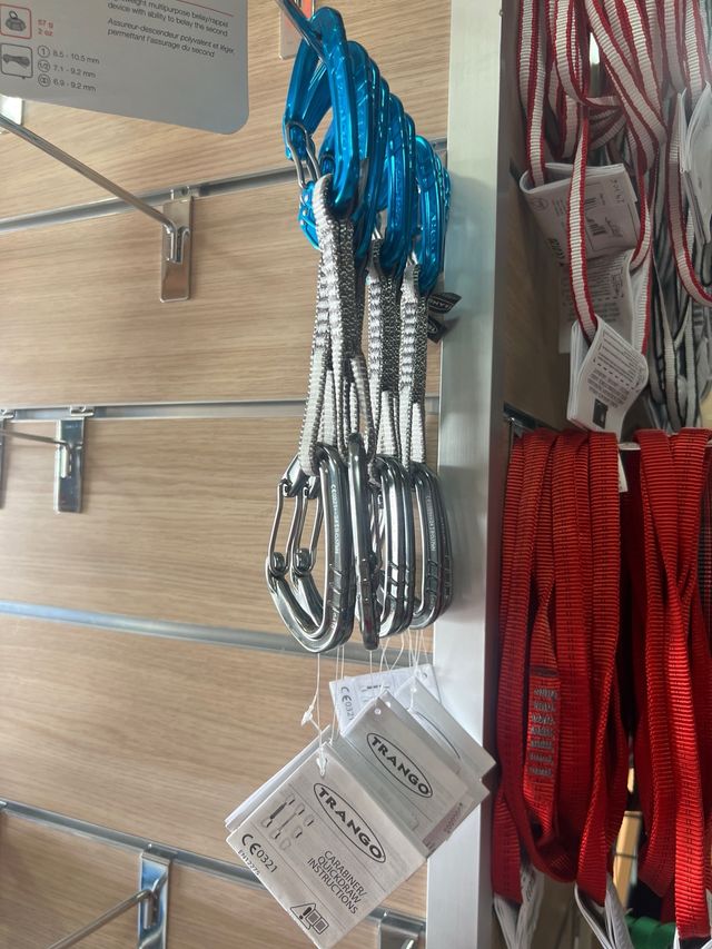 Mosquetones escalada y montaña