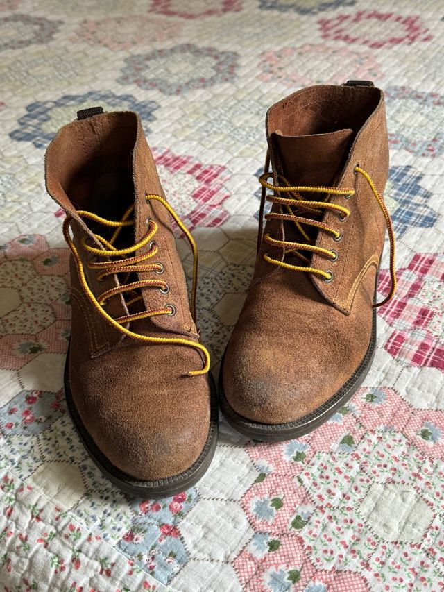 Botas pele castanhas atacador amarelo tamanho 38