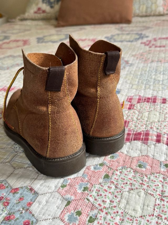 Botas pele castanhas atacador amarelo tamanho 38