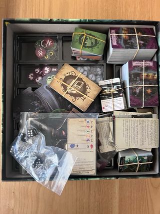 Arkham Horror 3ª Ed. + Noche Cerrada + bandejas