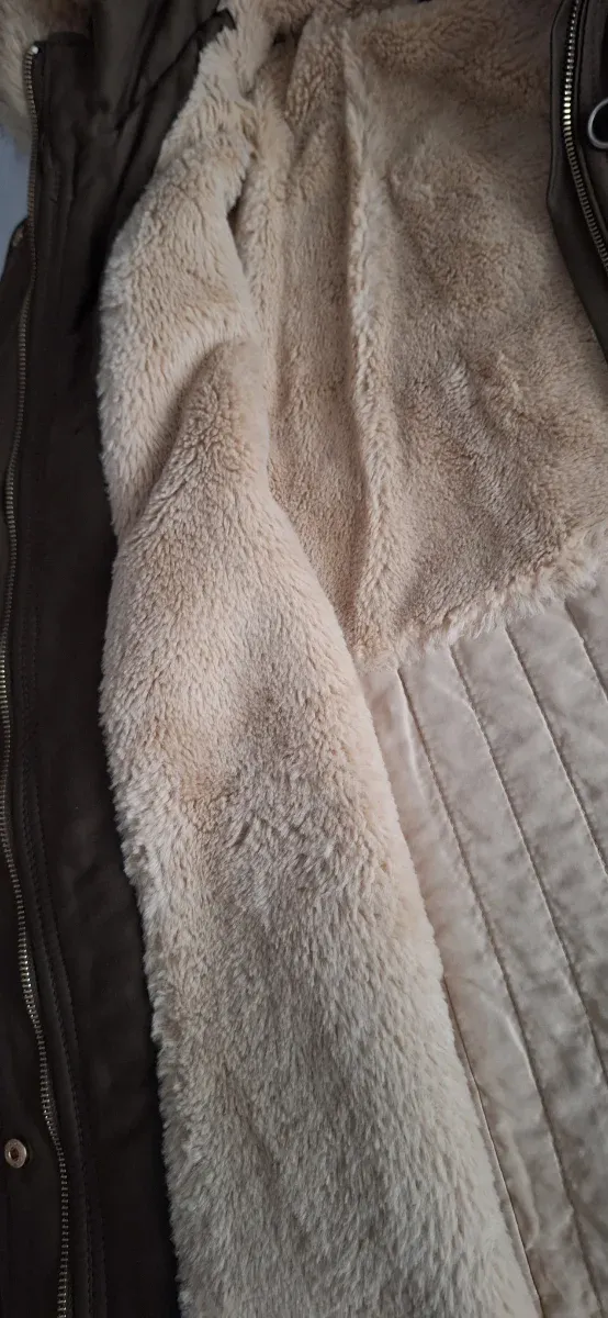 Abrigo parka Mango Talla M verde militar