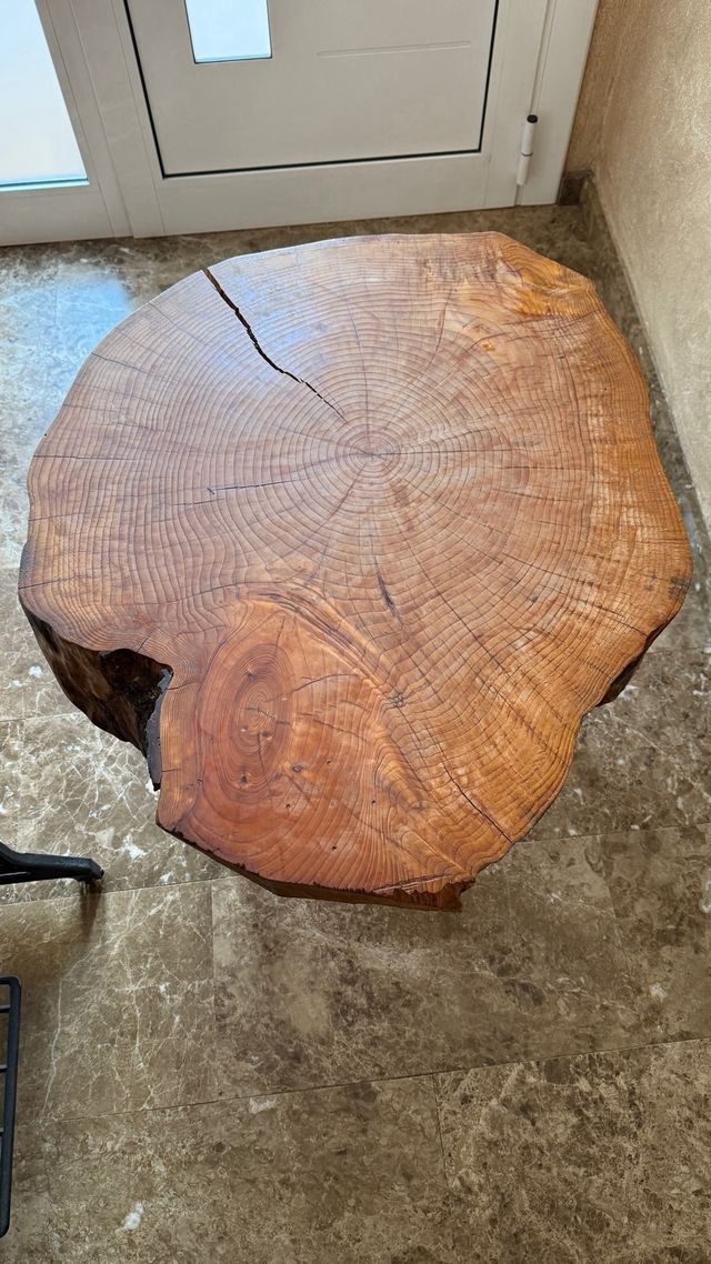 Mesa redonda de pino rústica