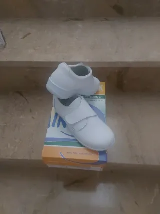 Zapatos de trabajo Feliz Caminar blancos