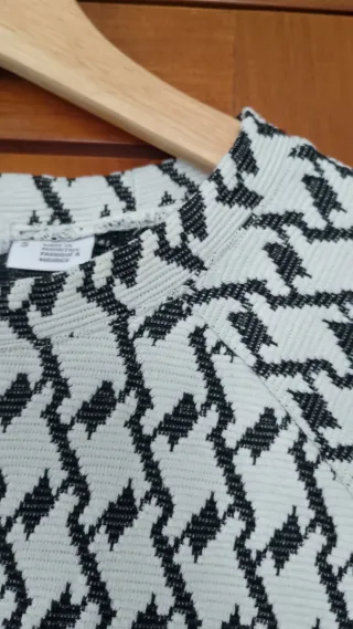 Jersey Urban Outfitters Diente de Perro