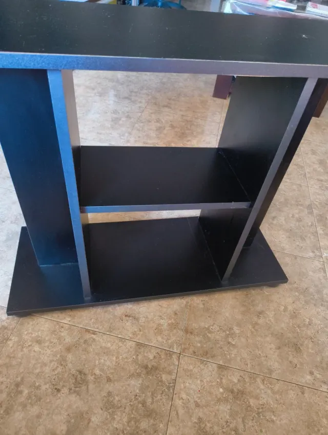 Mueble para pecera 80 cms largo.