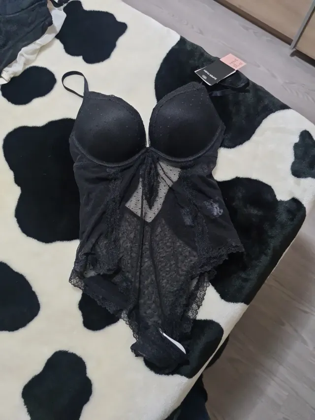 Body negro encaje y transparencias