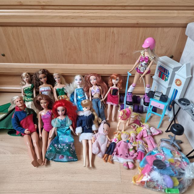 Lote Juguetes Barbie y Muñecas Varias