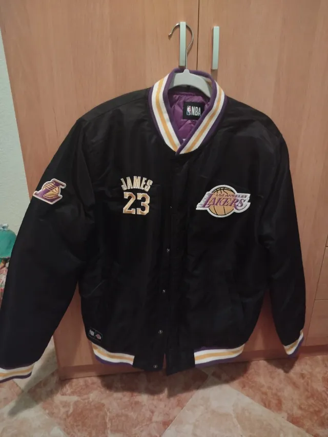 Chaqueta Bomber Lakers Negra y Morada