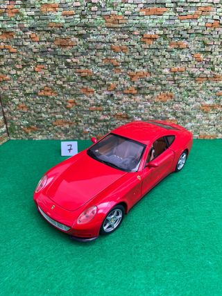 Ferrari 612 Scaglietti (2003) – Hot Wheels - 1:18