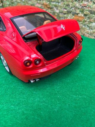Ferrari 612 Scaglietti (2003) – Hot Wheels - 1:18