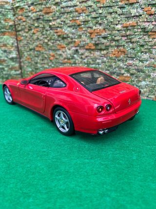 Ferrari 612 Scaglietti (2003) – Hot Wheels - 1:18