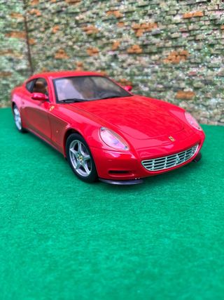 Ferrari 612 Scaglietti (2003) – Hot Wheels - 1:18