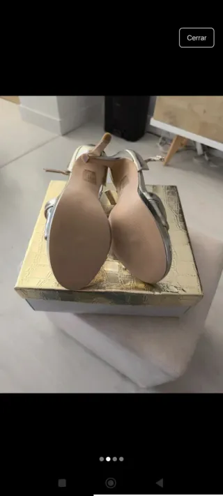 Sandalias de tacón doradas