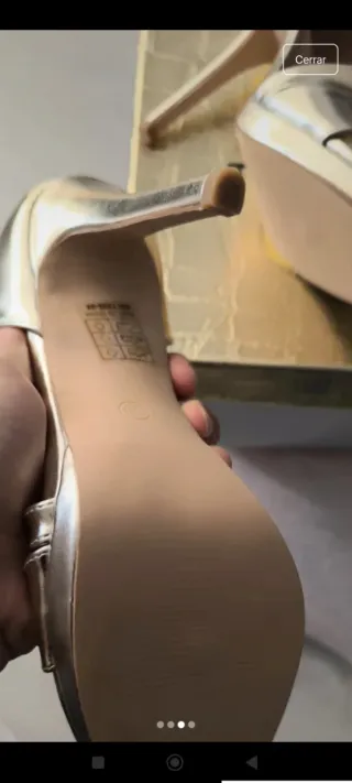 Sandalias de tacón doradas