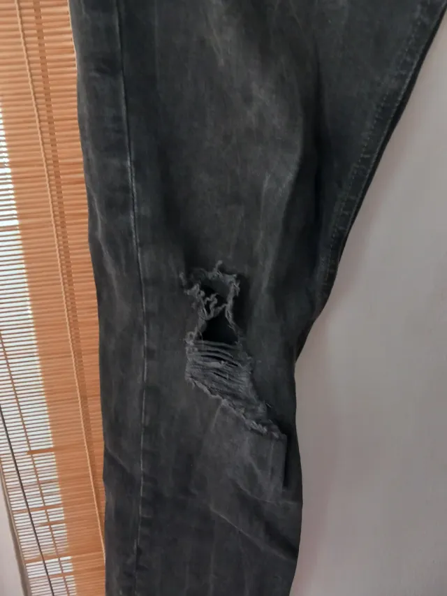 Pantalón negro skinny fitt