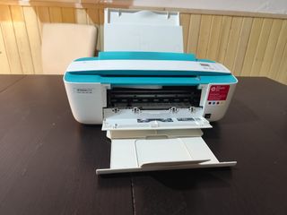 Impresora HP Blanca y Azul